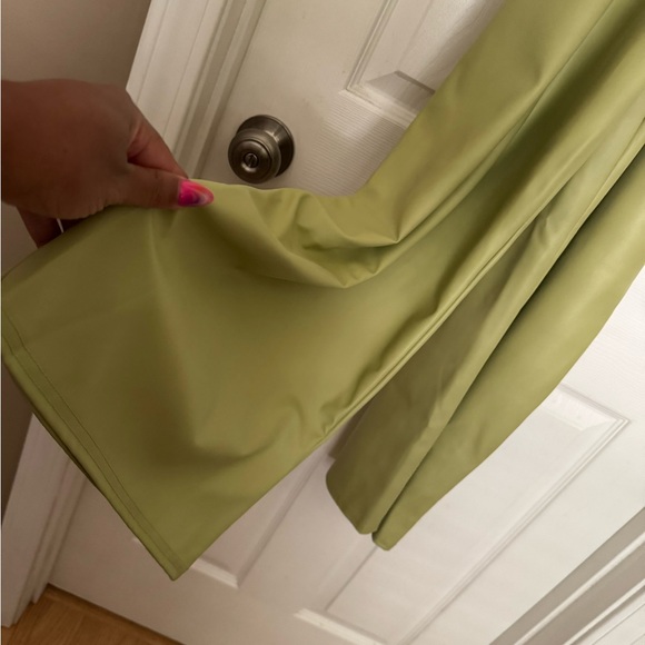 BNWT Faux Leather Pants Sage Green Cut Out - Picture 4 of 6